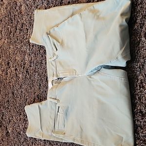 Loft Curvy Skinny Crop EUC